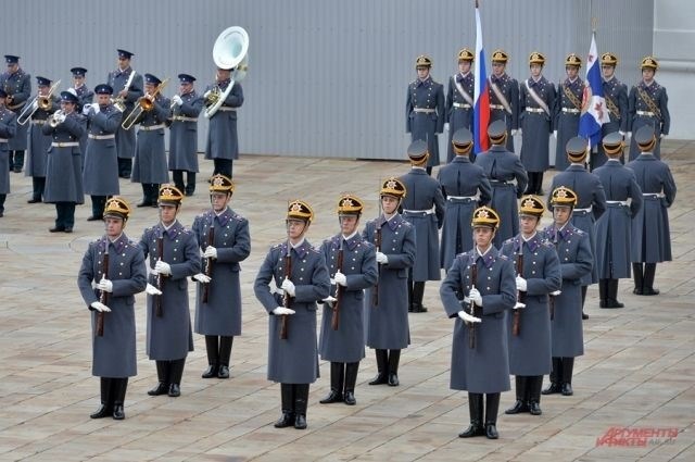 Церемония поднятия караула - зрелище, которое стоит увидеть.