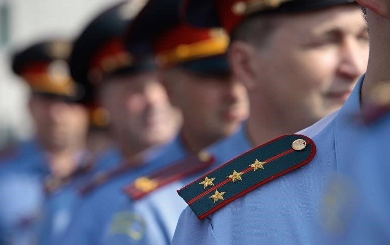 Критерии, по которым сотрудники полиции могут получить личный отпуск после 20 лет работы