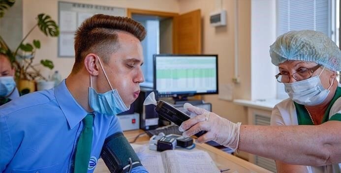 Водители с лицензией категории C, работающие по контракту, должны соответствовать нескольким строгим условиям, чтобы обеспечить эффективное выполнение своих обязанностей. К ним относятся умение управлять транспортными средствами, предназначенными для перевозки грузов, а также поддерживать оптимальный уровень физической формы и готовности к выполнению различных транспортных задач.